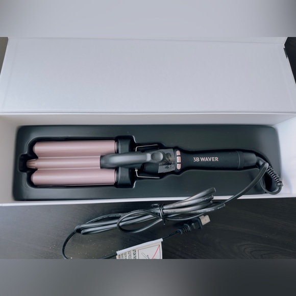 NWOT Beachwaver Co. Midnight Rose 3B Waver - Picture 8 of 10